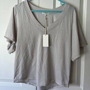5/$25 💬 Z Supply Grey V Neck T - Size XS
